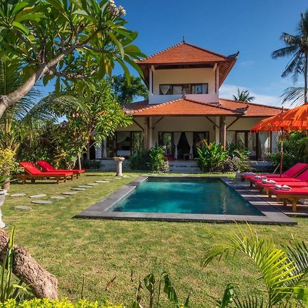 Villa Gayatri Hidden Oasis 아메드 외부 사진