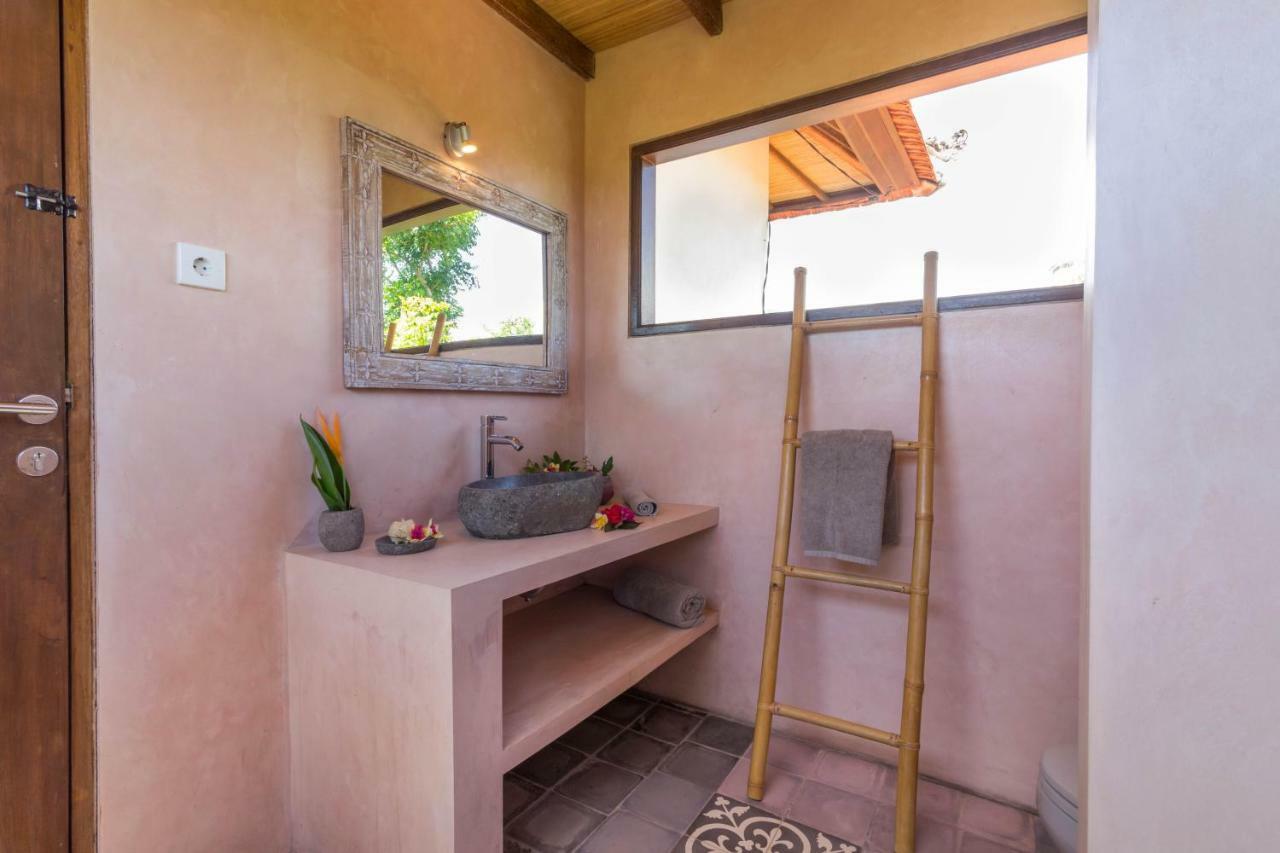Villa Gayatri Hidden Oasis 아메드 외부 사진